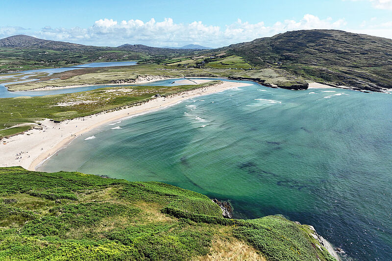 Bucht und Strand von Barley Cove auf der Mizen Halbinsel in Irland