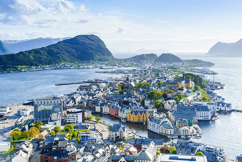 Celebrity Cruises besucht bei der „President’s Cruise“ auch Alesund