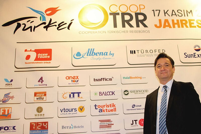 Er ist der Kopf von Coop TRR: Cumhur Sefer