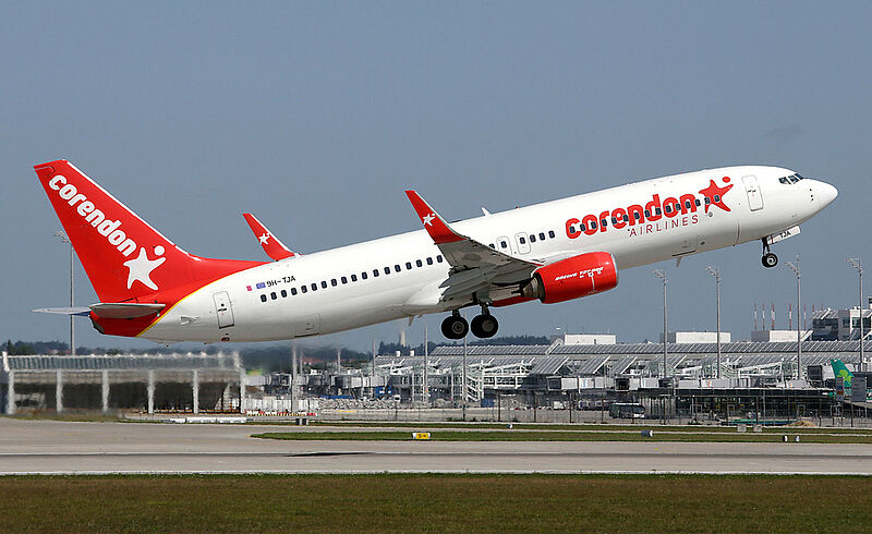 Maschine von Corendon Airlines beim Start