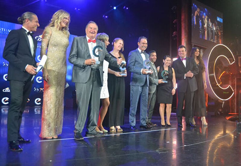 Costas neuer Deutschland-Chef Jörg Rudolph (zweiter von rechts) zeichnete bei den Protagonisti del Mare zwölf deutsche Vertriebspartner aus
