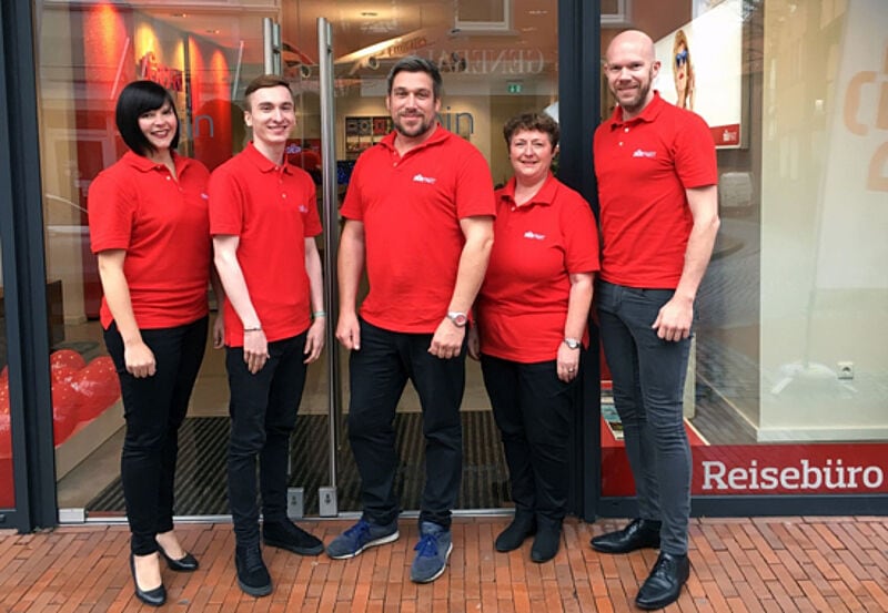 Das Team des neuen Derpart-Büros in Stade (von links): Nicola Augustin, Tobias Bruchhaus, Sven Wetzel, Petra Lötzgen und Sönke Bergmann