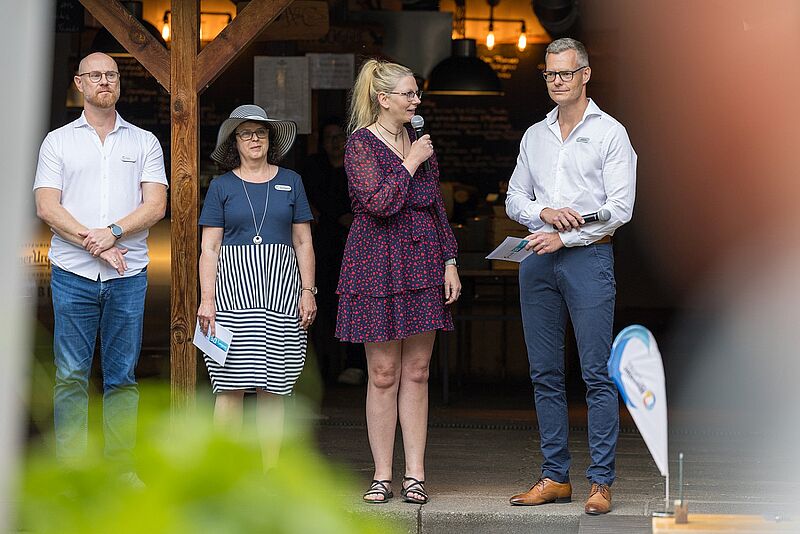 Die offizielle Begrüßung durch Vorstand und Geschäftsstelle des Deutsche Reiserings: (von links) die Vorstände Daniel Hauer, Kerstin Nolte-Winkler, Juliane Eichstädt und der neue Hauptgeschäftsführer Andreas Quenstedt
