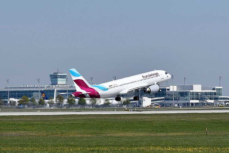 Die Richter sind der Meinung, ein Gutschein reicht nicht: Eurowings ist dazu verurteilt worden, einem Kunden das Geld für einen gecancelten Flug zurückzuerstatten