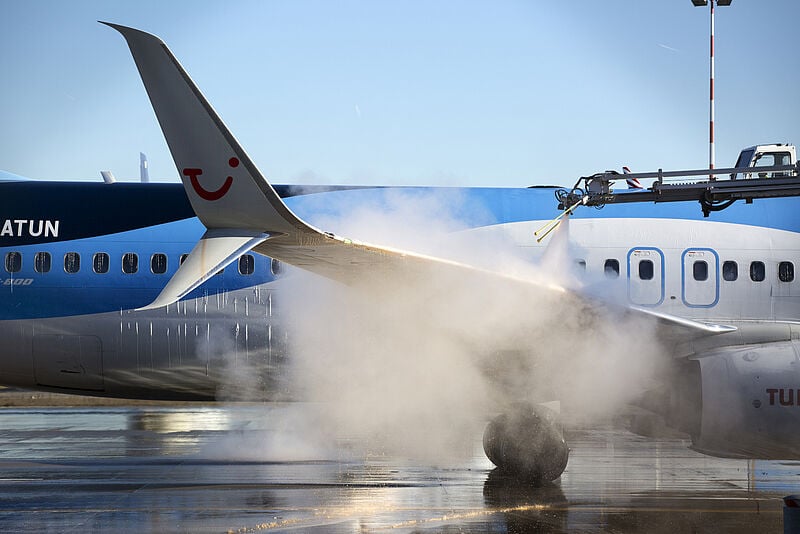 Wenn Enteisung nichts mehr nützt: Am Frankfurter Flughafen ist der Betrieb stark eingeschränkt. Foto: ollo/istockphoto