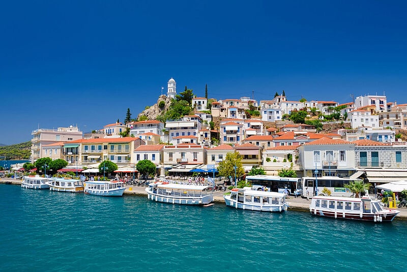 Auch die kleine Insel Poros gehört mit zur Region Attika. Foto: Jane_Star/iStock