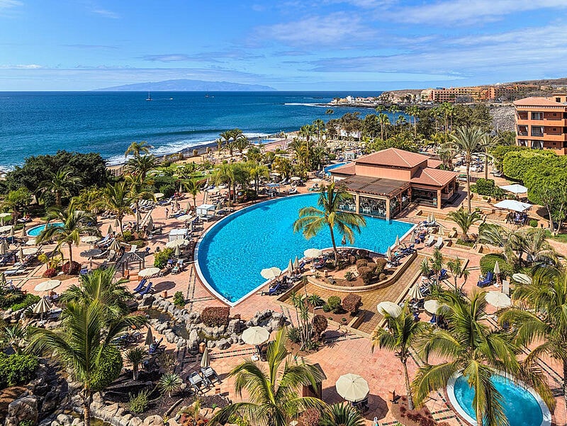 Im H10 Hotel Costa Adeje Palace auf Teneriffa müssen die Urlauber derzeit in ihren Zimmern bleiben. Foto: H10