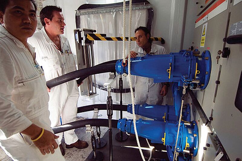 Auch die Volendam kann nun Landstrom im Hafen beziehen