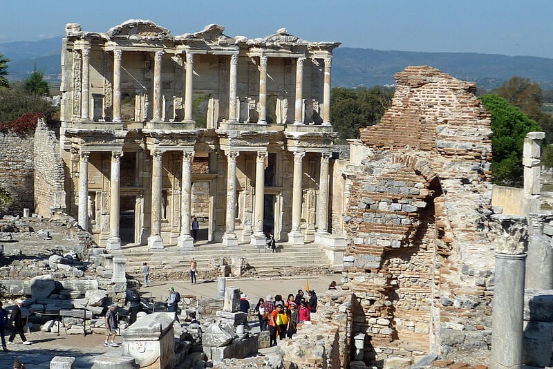 Einige der Rundreisen führen auch nach Ephesus, eine der größten und schönsten Ausgrabungsstätten der Welt