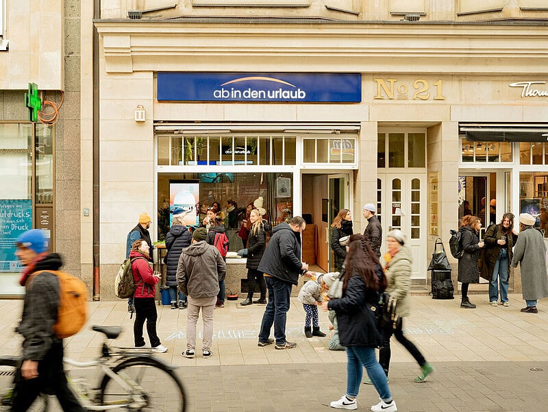 Mitten in der Leipziger Innenstadt: das erste Ab-in-den-Urlaub-Reisebüro. Foto: Invia