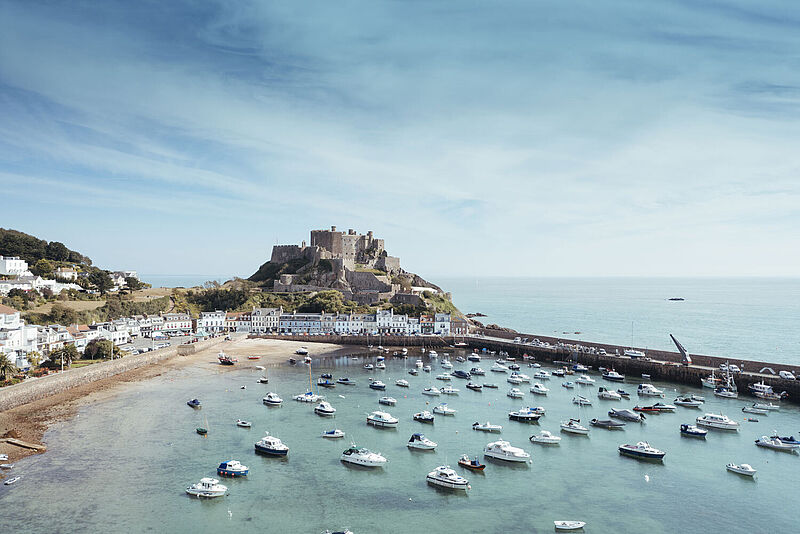 In diesem Sommer können Urlauber von mehreren Städten direkt nach Jersey fliegen