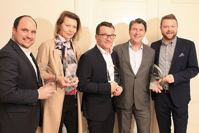 Die Gewinner (von links): Marius Griego (Arosa), Astrid Reifferscheid und Carsten Sühring (beide Hapag-Lloyd Cruises), sowie Guido Laukamp und Christian Kaatz (beide Nicko Cruises)