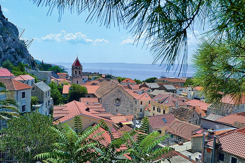 Urig mit wildromantischem Canyon: das einstige Piratennest Omis