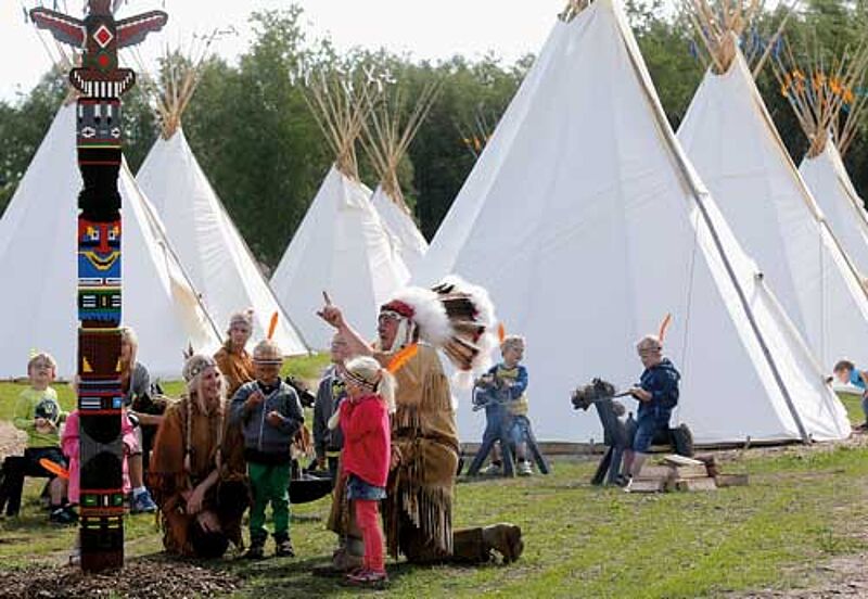 Wie Indianer in Zelten können Urlauber neuerdings im Legoland Billund nächtigen
