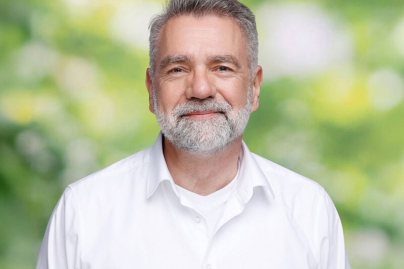 Carsten Okkens entwickelt mit der Geschäftsführung von Lernidee die Produkte von Schnieder Reisen weiter. Foto: Lernidee/PicturePeople