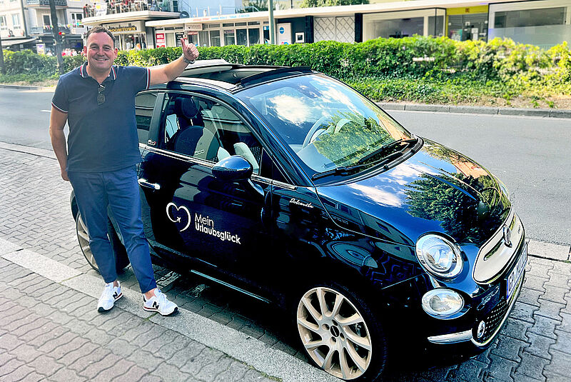 Reiseverkäufer Mario Trumm aus Kusel in der Pfalz ist seit 2020 Partner von Mein Urlaubsglück und erster Nutzer der „MUGL-Knutschkugel“