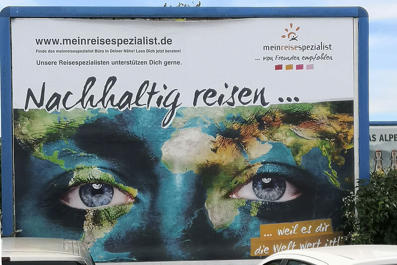 Mit diesem Plakat wirbt die Reisebüro-Marke um Aufmerksamkeit