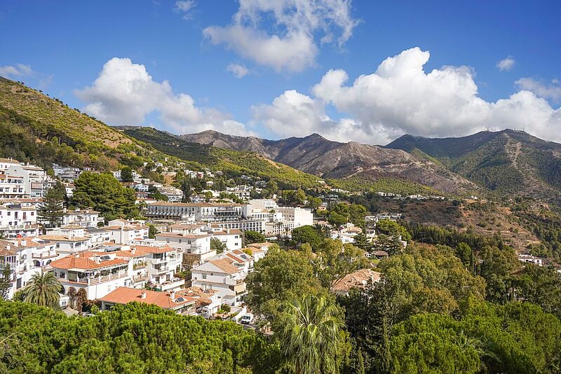 Das Bergdörfchen Mijas liegt wie ein Balkon über der Küste