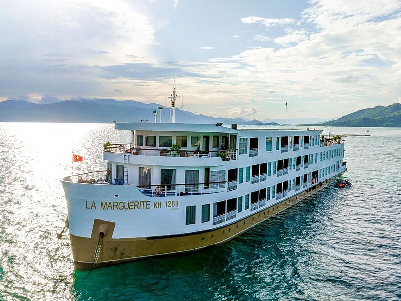 An Bord der luxurösen La Marguerite geht es 2024 von Vietnam nach Kambodscha. Foto: Plantours Kreuzfahrten