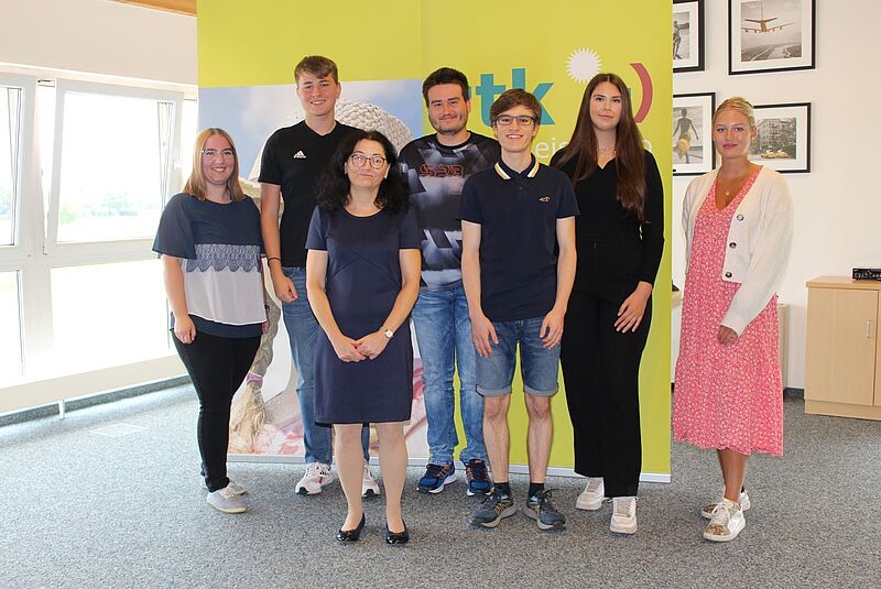 Verstärken das RT-Reisen-Team (von links): Patricia Sengeleitner, Julian Schmidhuber, Karen Luttecke (verantwortlich für das Personal bei RT-Reisen), Dennis Glatz, Felix Pichlmair, Silvana Salazar Paredes und Anne Gillhuber