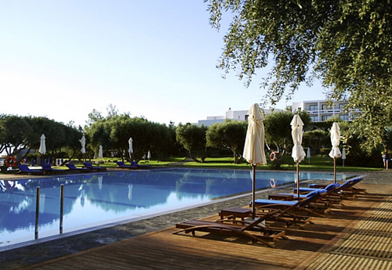 Nach holprigen Start hat Robinson den Vertrag mit dem Club Elounda Bay Palace aufgelöst