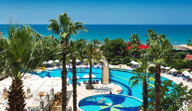 Das Terrace Beach Resort in Side-Kumköy ist ab dem Sommer 2024 exklusiv über Schauinsland-Reisen buchbar