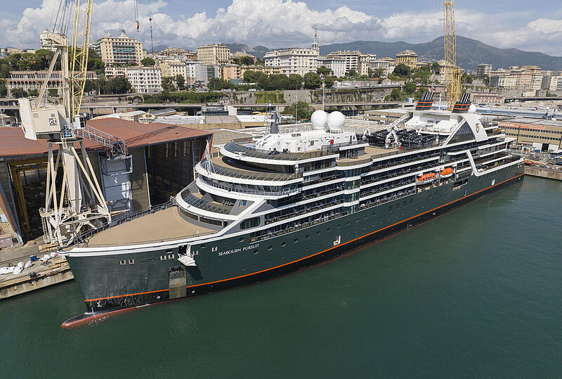 Die Seabourn Pursuit in der Werft T. Mariotti in Genua