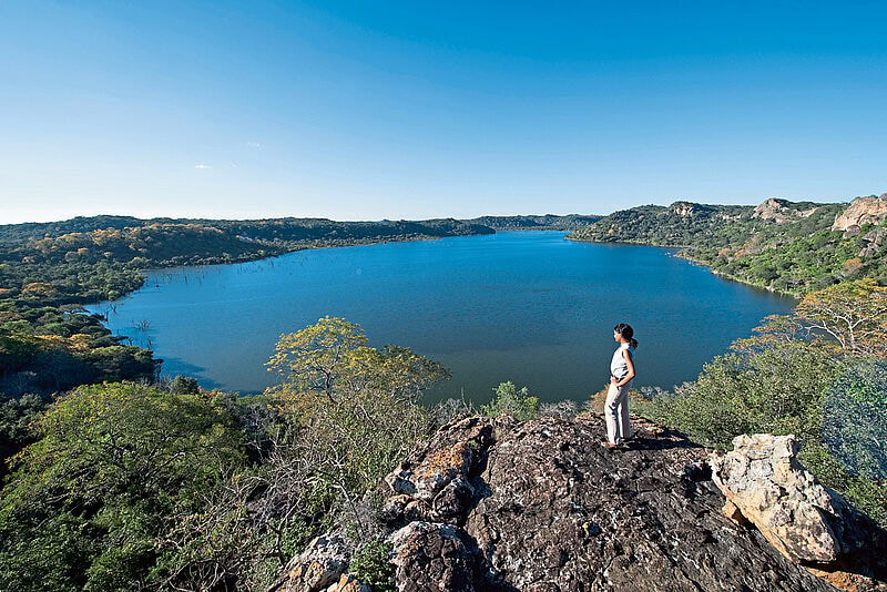 Fantastischer Ausblick: ein Stausee im Malilangwe Wildlife Reserve