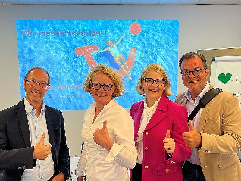 Von links: Rainer Lex (Regionalleiter Franchise), Ilka Lauenroth (Director Franchise), Julia Schachtschneider (Regionalleiterin Franchise), und Rolf Götz (TUI Bezirksleiter) auf einem der Unternehmer-Workshops