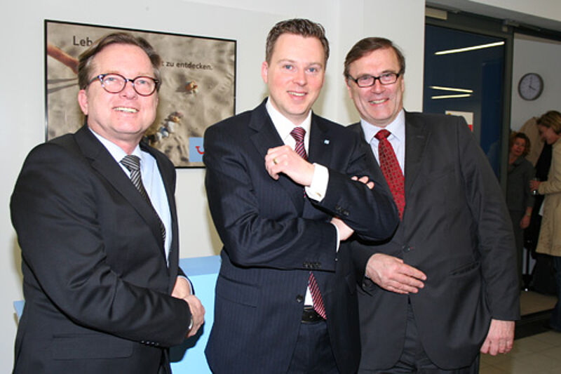 Dieses Führungstrio will TUI noch Reisebüro-freundlicher machen: „Rückkehrer“ Dieter Zümpel, Sibo Kuhlmann und Hasso von Düring auf der ITB. Foto: mg