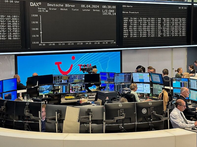 TUI zurück an der Frankfurter Börse: Der Konzern verbindet dies auch mit einem Appell an die Politik