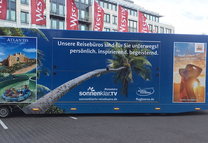 Der Startschuss fiel in Leipzig: der TVG-Caravan vor dem Hotel The Westin Leipzig