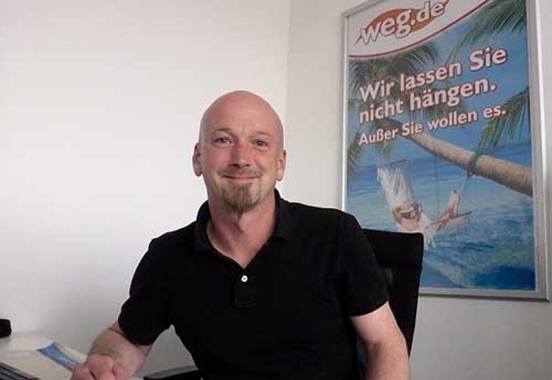 Kümmert sich um das korrekte Produktangebot auf der Website: Online-Produkt-Manager Heiko Stitz