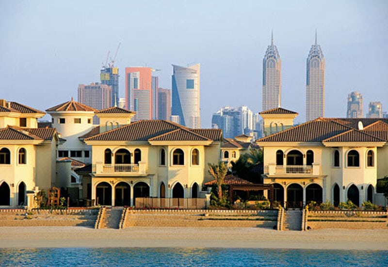 Gute Lage: Die Villen auf The Palm mit der Skyline Dubais im Hintergrund.