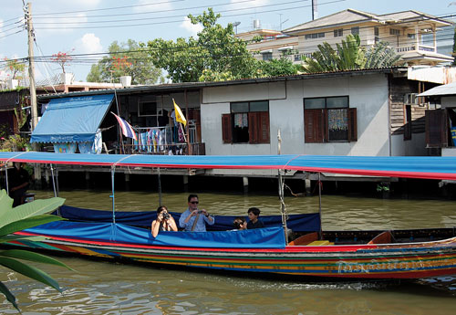 „Straße“ in den Klongs. Fotos: ras
