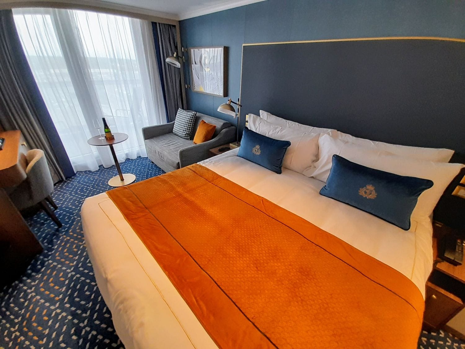 Neu sind kräftige Farben in den Kabinen und Suiten. Foto: ck