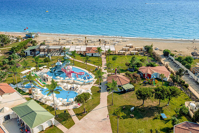 Wasserpark eines Hotels direkt am Meer