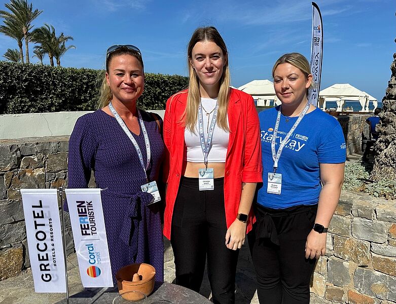 Daniela Caspar (Reisebüro Neumann, links) mit Christina Unertl (Sonnenklar Reisebüro Unertl) und Michel Gerzmann (Coral Touristik)