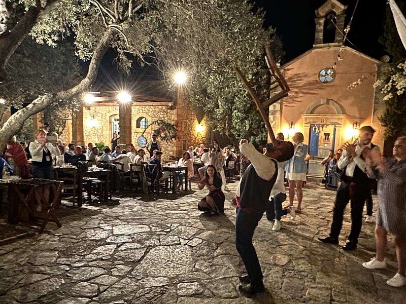 Die 100 Top-Partner erlebten einen bunten griechischen Abend