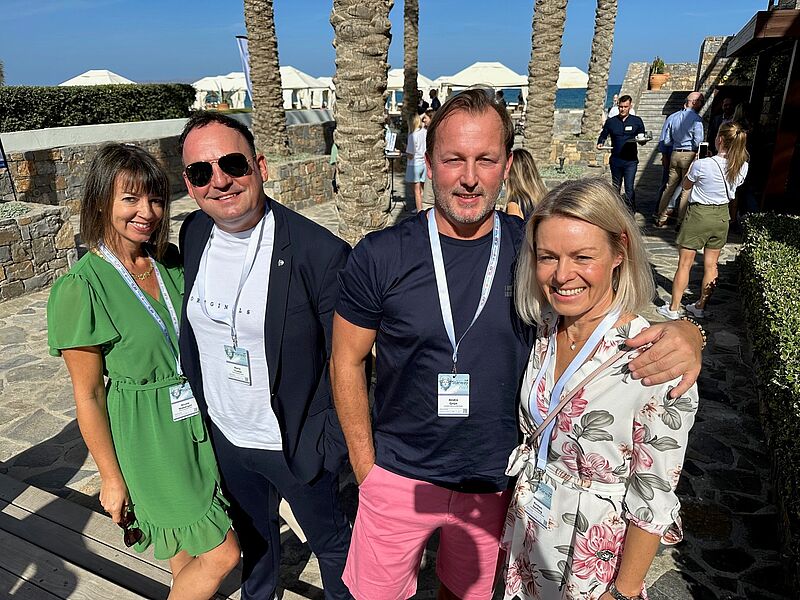 Nicole Niebergall (links) mit Mario Trumm (Mein Urlaubsglück) sowie Andre Grün und Kirsten Serfling von My Travel Expert