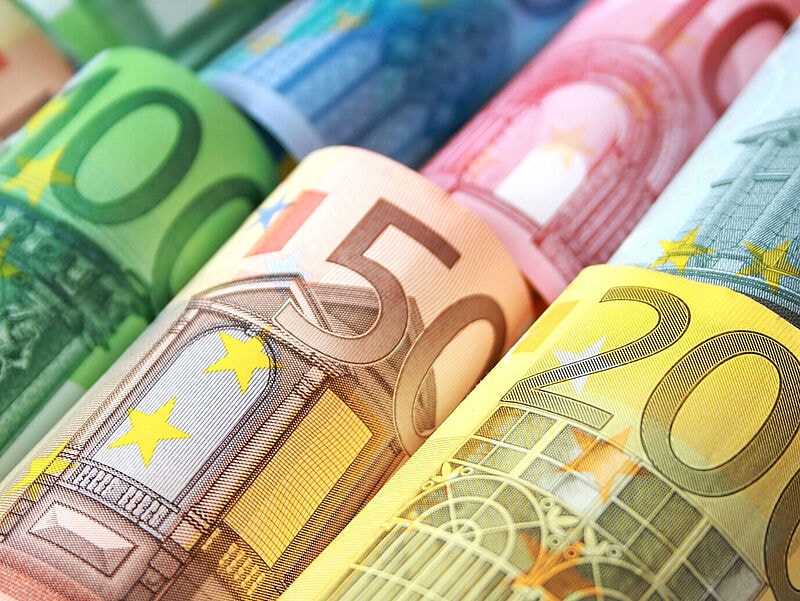 Bis auf vier der fünf Top-Veranstalter machen die meisten Veranstalter laut eigenen Angaben bei der Vergütung keinen Unterschied zwischen mobilem und stationärem Vertrieb. Foto: tomograf/istockphoto