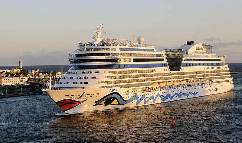 Die Aida Blu ist eines von drei Schiffen des deutschen Marktführers, das Schauinsland in Kombination mit Hotelurlaub anbietet