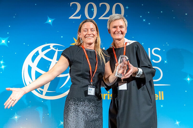 Platz zwei für Robinson, hier mit Pia Wagner (links) und Marion Gigl