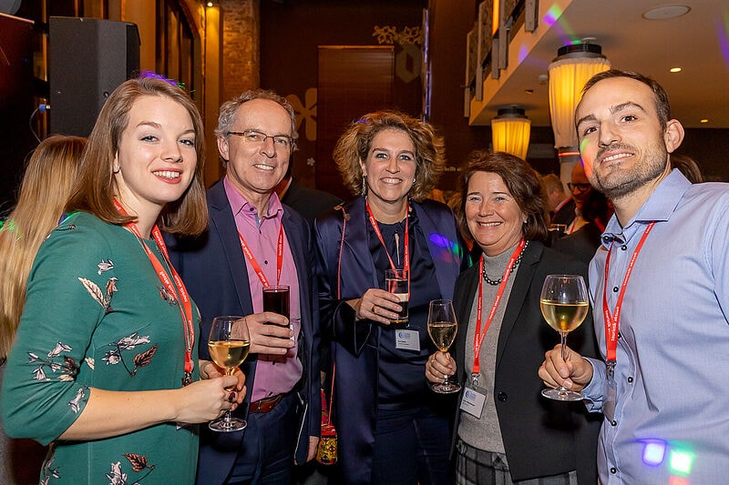 Von links: Alina Grimm (Tourism Australia), Andreas Neumann (Derpart), Eva Seller (Tourism Australia) sowie Anja Mitterberger (Vertrieb Deutsche Bahn) und Jonathan Schönau (Tourism Australia)