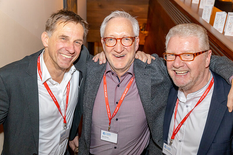 Michael Jost von Touricon mit Nils Jenssen (Alltours Reisecenter) und Karl-Martin Reinhard (Saisoncheck.de)