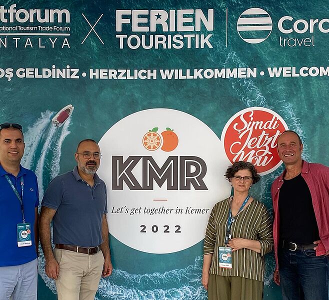 Die Initiatoren des ITT-Forums Funda Tasar und Murat Durmus (links) mit Koray Cavdir (Ferien Touristik) und Matthias Gürtler von touristik aktuell (rechts)