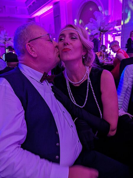 Gute Stimmung auf der Retro-Party: Axel und Irina Jaschinski von Sommertours-Reisebüros