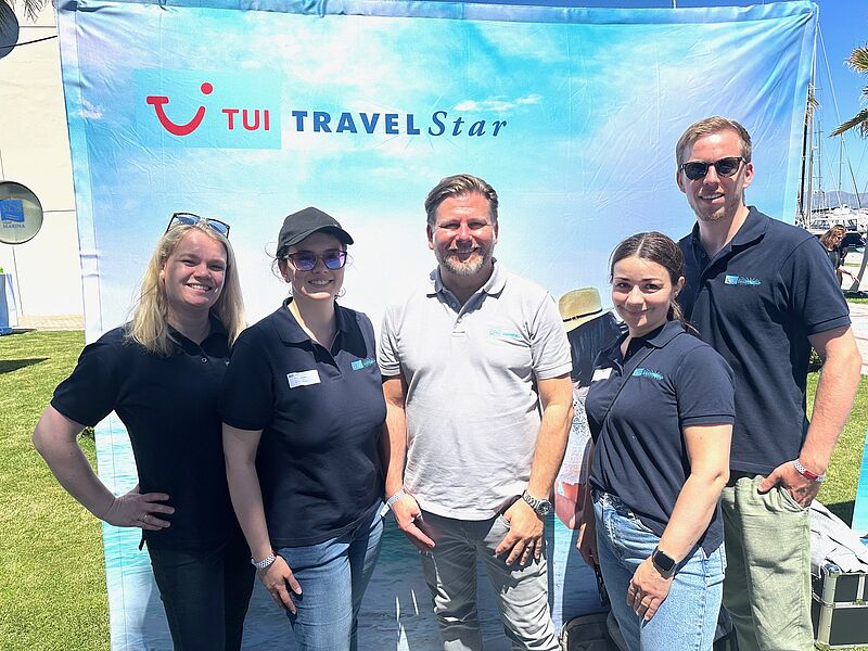 Organisierten ein perfektes Event: TTS-Chef Klaus Wilmsmeier mit einem Teil des Orga-Teams aus der Zentrale in Hannover