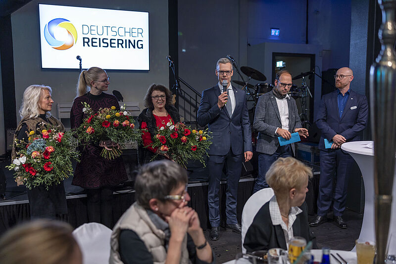 Die Eröffnung des Galaabends erfolgte durch Andreas Quenstedt, ebenso richtete er Dankesworte an den ehrenamtlichen Vorstand für die erfolgreiche Zusammenarbeit.