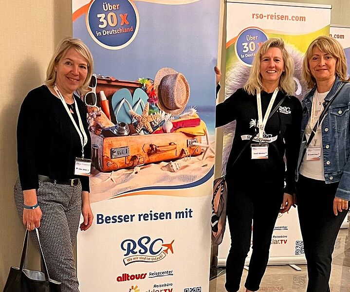 Mitarbeiterinnen der RSO Service Insel im Hotel Royal Holiday Palace in Antalya-Lara